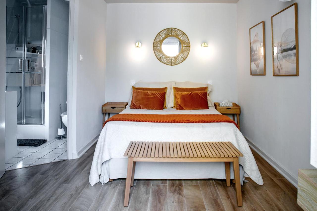 Hotel Des Dauphins Bourgoin-Jallieu Екстер'єр фото