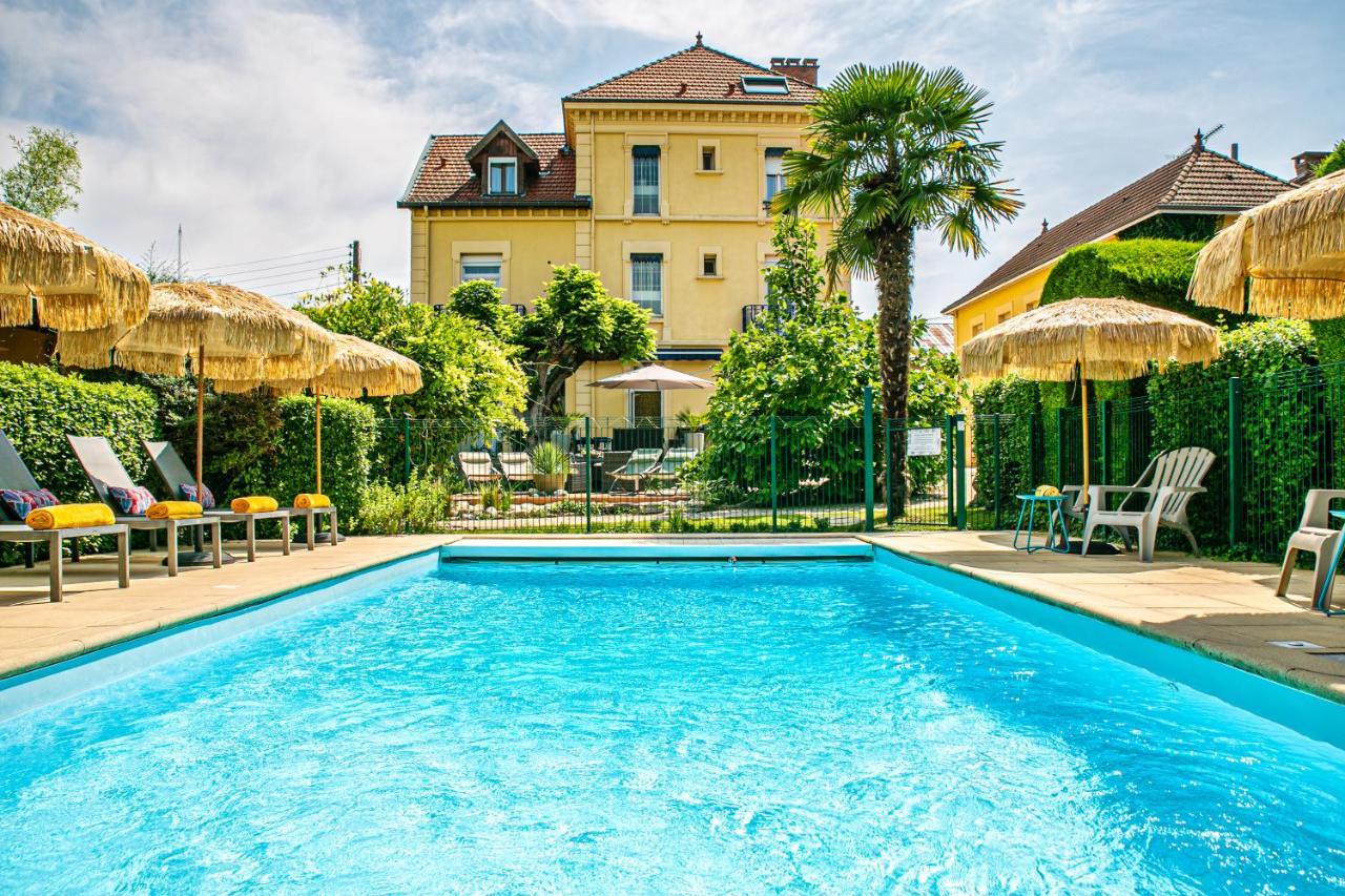 Hotel Des Dauphins Bourgoin-Jallieu Екстер'єр фото