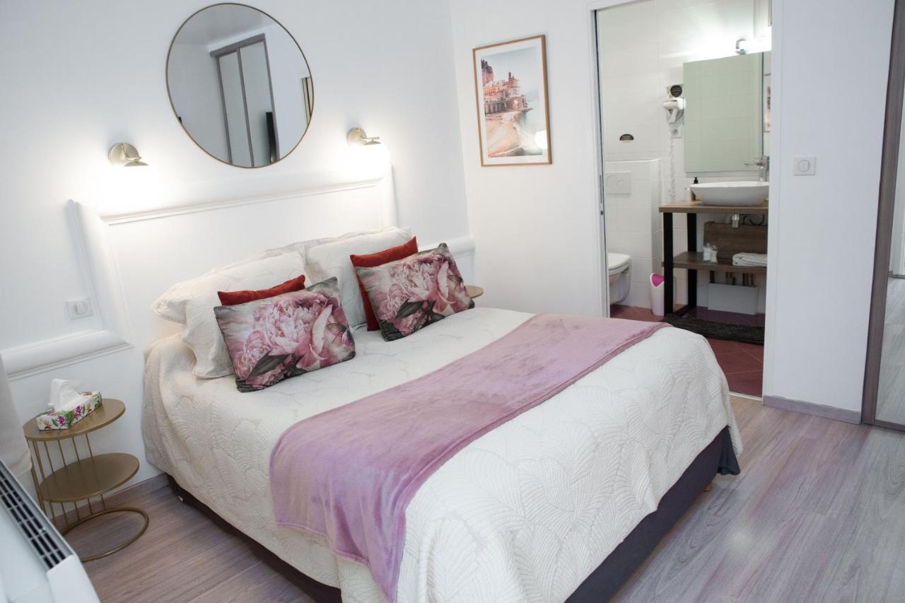 Hotel Des Dauphins Bourgoin-Jallieu Екстер'єр фото
