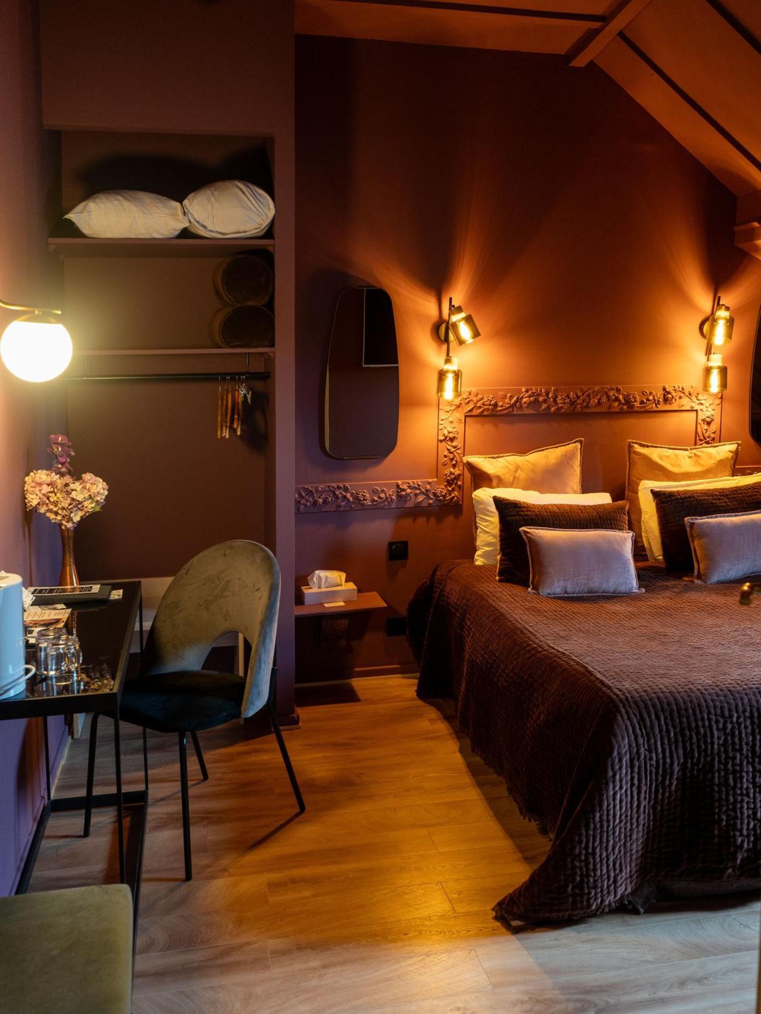 Hotel Des Dauphins Bourgoin-Jallieu Екстер'єр фото