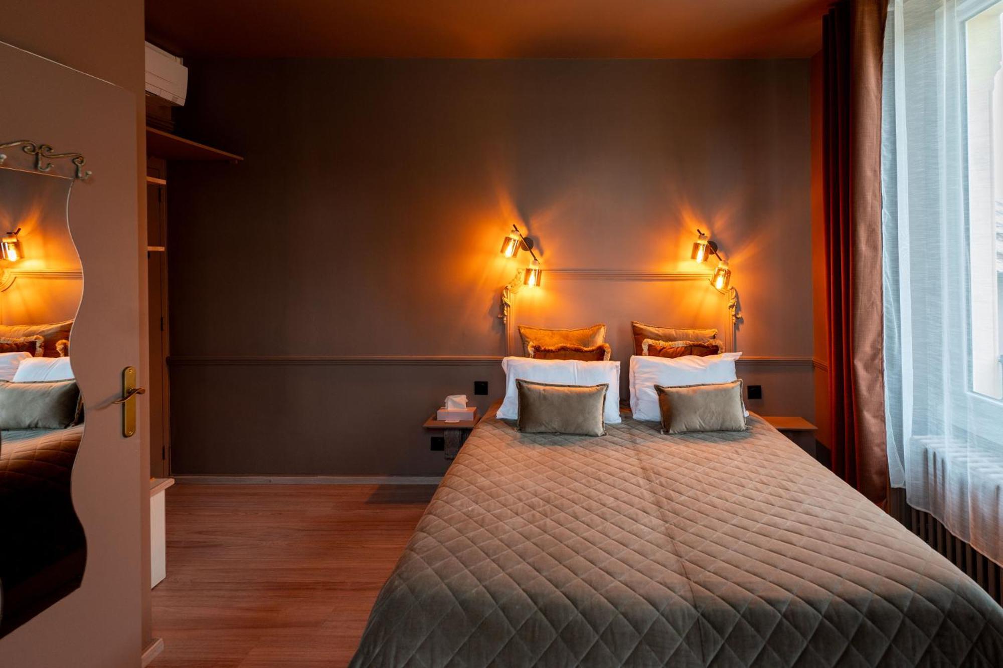 Hotel Des Dauphins Bourgoin-Jallieu Екстер'єр фото