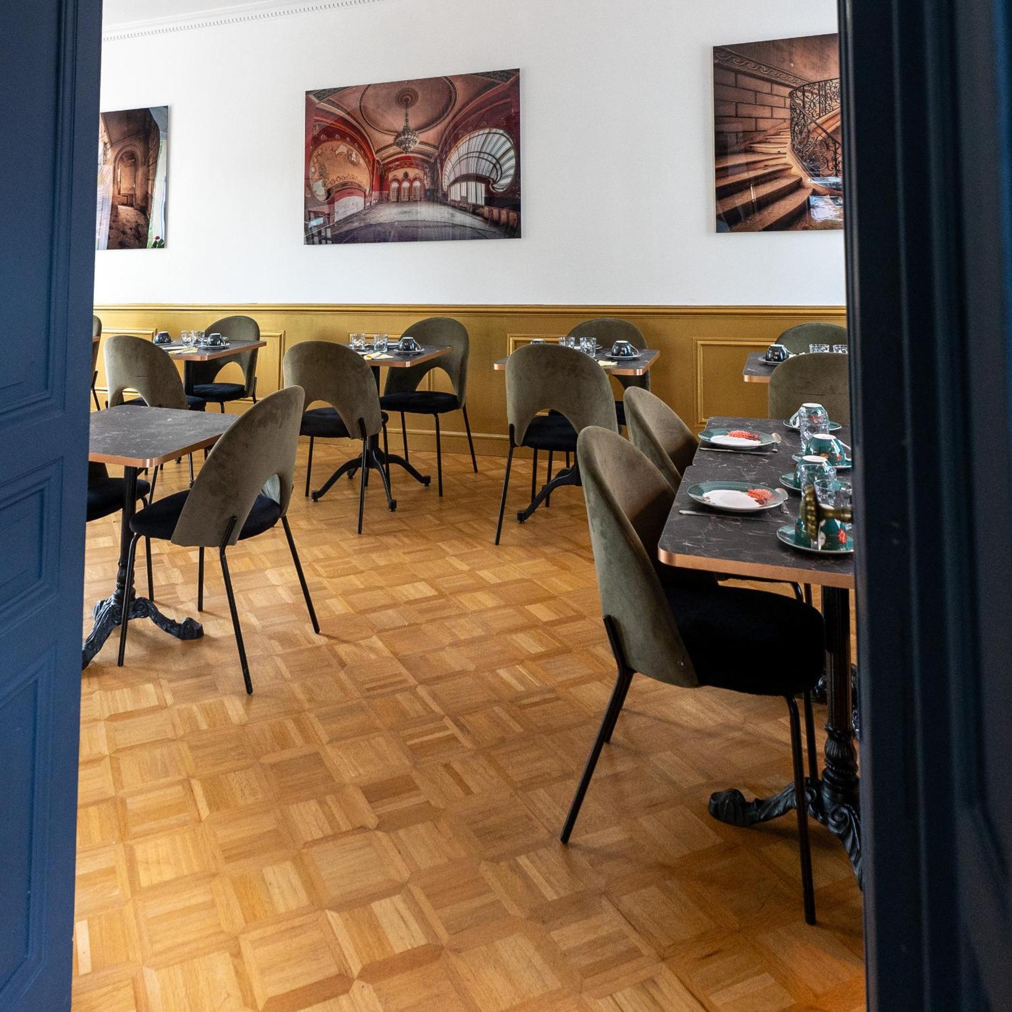 Hotel Des Dauphins Bourgoin-Jallieu Екстер'єр фото
